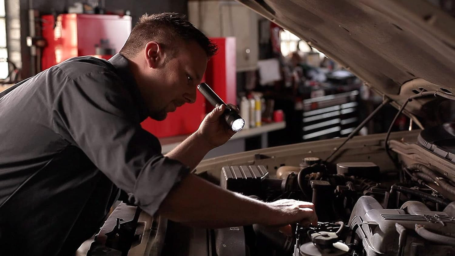 75710 Stinger C4 LED Rechargeable Flashlight with Nimh Battery without Charger, Black - 425 Lumens