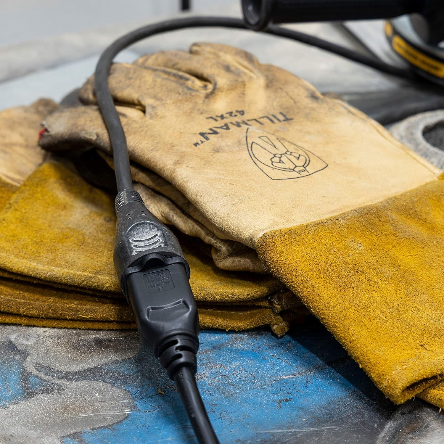 15 Ft Extension Cord, Double Insulated, Indoor/Outdoor, General Purpose, 3 Wire, 16 Gauge, Ideal for Outdoor Lighting, UL Listed, Black, 36824-T1